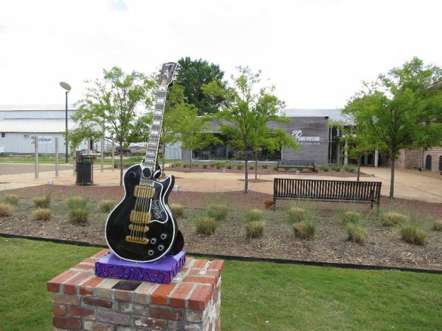 Another stop along the way – the BB King Museum and Delta Interpretive Centre.  